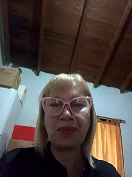 SexyMilf1211 online show from 04.26.26