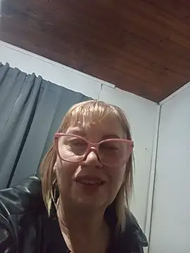 SexyMilf1211 online show from 07.04.26