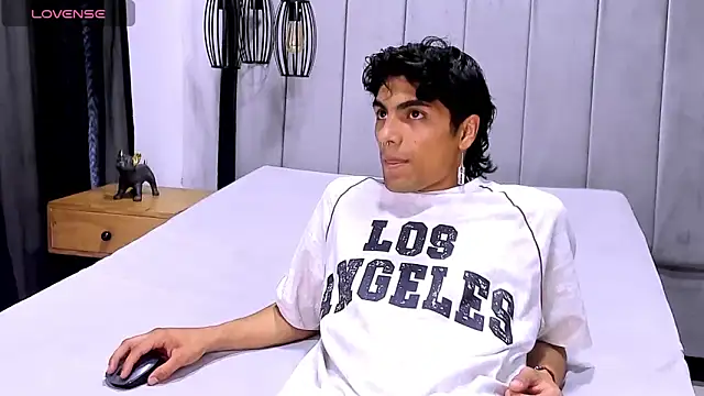 Snapshot of MattFiore chatting on 11.22.25 MattFiore online show from 11.22.25