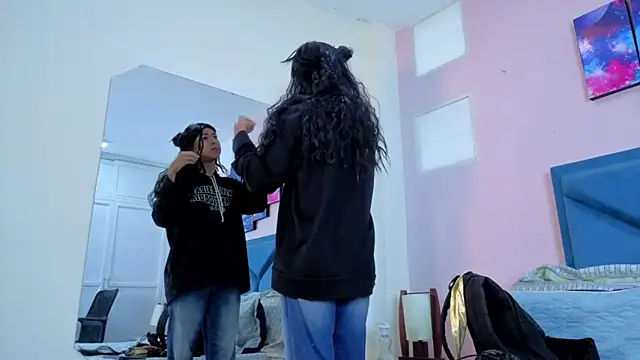 Hopemoretti online show from 11.24.25