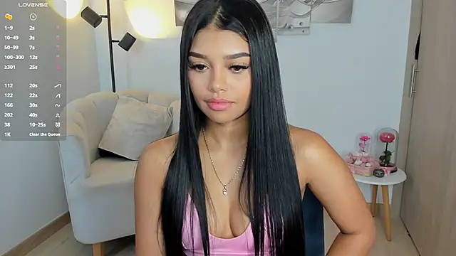 Snapshot of haileyflorez_ chatting on 04.18.26 haileyflorez online show from 04.18.26