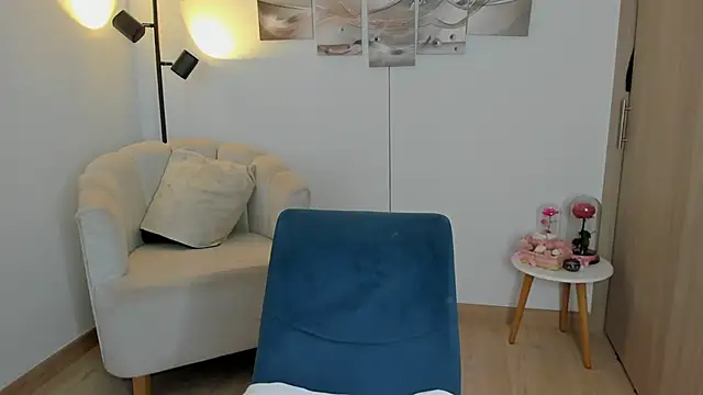 Snapshot of haileyflorez_ chatting on 04.18.26 haileyflorez online show from 04.18.26