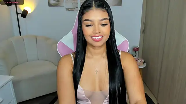 haileyflorez  online show from 06.10.26