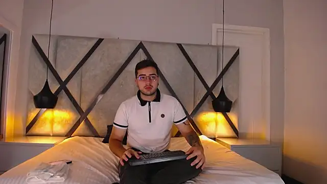 Ethan Greys online show from 12.20.25