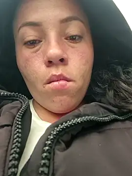 Snapshot of Rouse_hot_ chatting on 11.18.25 Rouse hot online show from 11.18.25