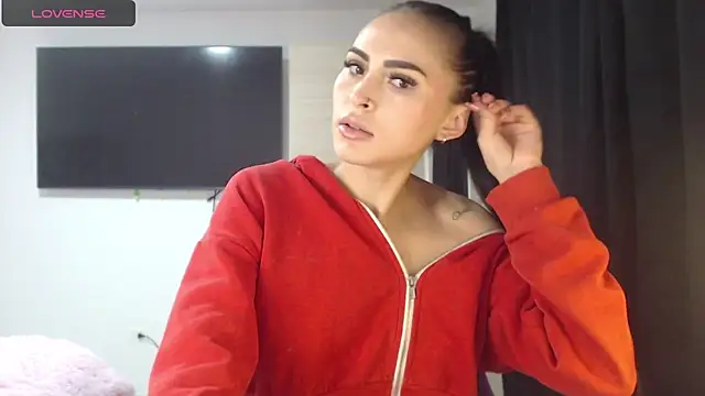 Linda  fiore online show from 11.16.25