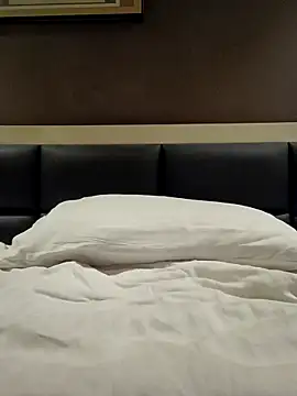 frolicme456 online show from 11.18.25