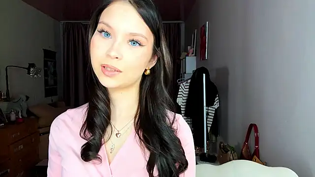 EmmaJonse online show from 11.15.25