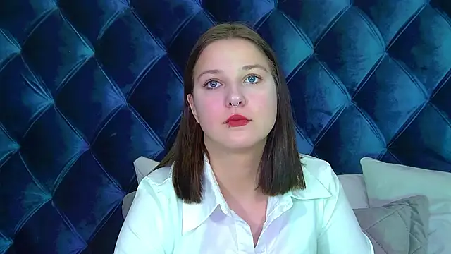 Snapshot of TinnaBurton chatting on 01.15.26 TinnaBurton online show from 01.15.26