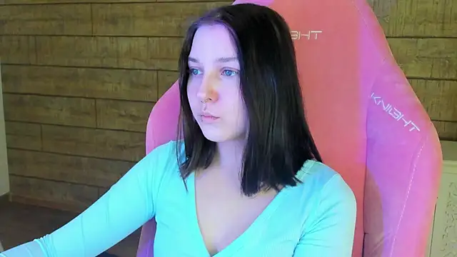 TinnaBurton online show from 02.04.26