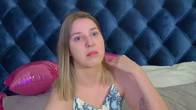 TinnaBurton online show from 04.01.26