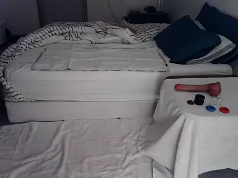 Snapshot of Redheadstud chatting on 01.14.26 Redheadstud online show from 01.14.26