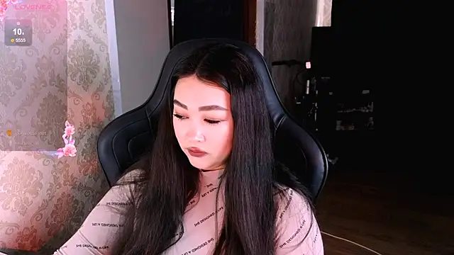 Emma Uilson online show from 03.08.26