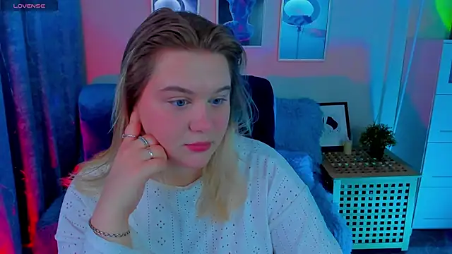 LouiseMous online show from 12.04.25