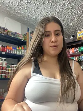 Scarlett Noire outdoors online show from 11.14.25