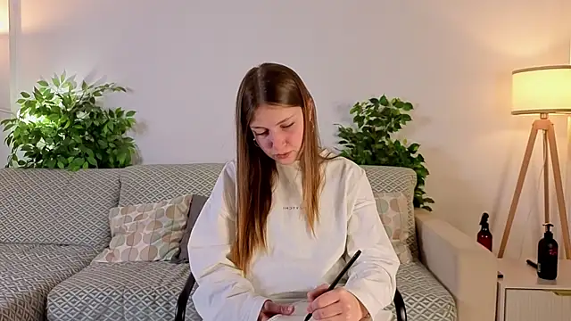 Snapshot of LesaFeldker chatting on 11.29.25 LesaFeldker online show from 11.29.25