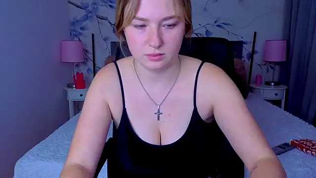 Snapshot of Sweetie_kitty1 chatting on 11.18.25 Sweetie kitty1 online show from 11.18.25