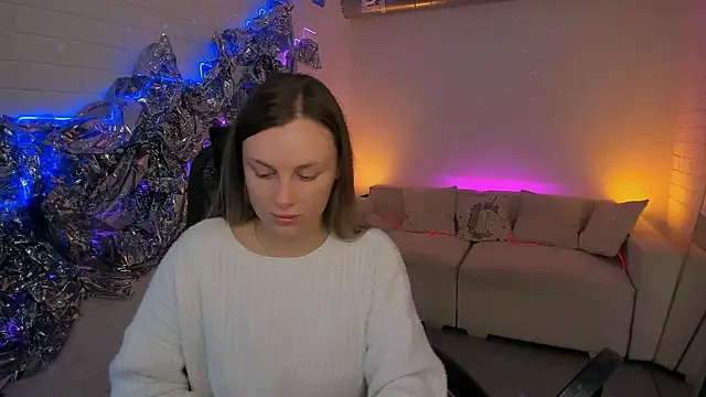 Snapshot of SandraLindsey chatting on 11.25.25 SandraLindsey online show from 11.25.25