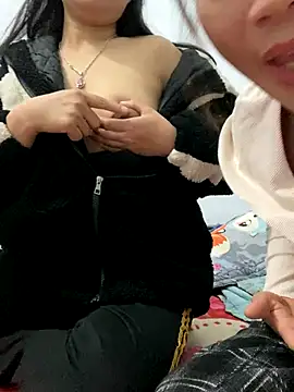 Snapshot of pitty_mymi chatting on 12.01.25 pitty mymi online show from 12.01.25