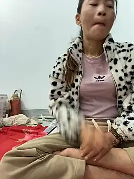 Snapshot of pitty_mymi chatting on 12.03.25 pitty mymi online show from 12.03.25