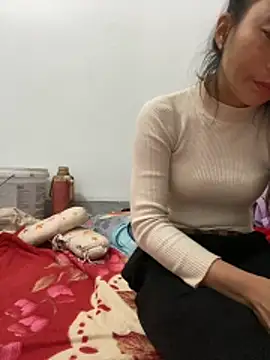 Snapshot of pitty_mymi chatting on 12.05.25 pitty mymi online show from 12.05.25