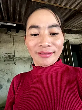 Snapshot of pitty_mymi chatting on 12.17.25 pitty mymi online show from 12.17.25