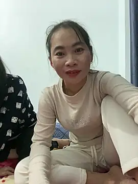 Snapshot of pitty_mymi chatting on 12.20.25 pitty mymi online show from 12.20.25