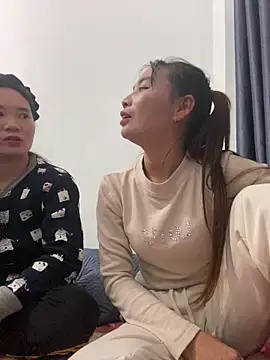 Snapshot of pitty_mymi chatting on 12.21.25 pitty mymi online show from 12.21.25