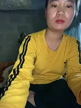 Snapshot of pitty_mymi chatting on 12.22.25 pitty mymi online show from 12.22.25