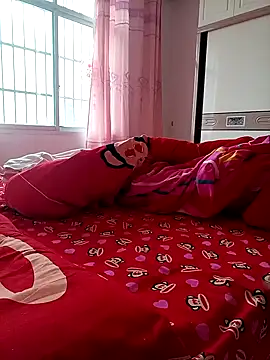 Snapshot of pitty_mymi chatting on 04.15.26 pitty mymi online show from 04.15.26