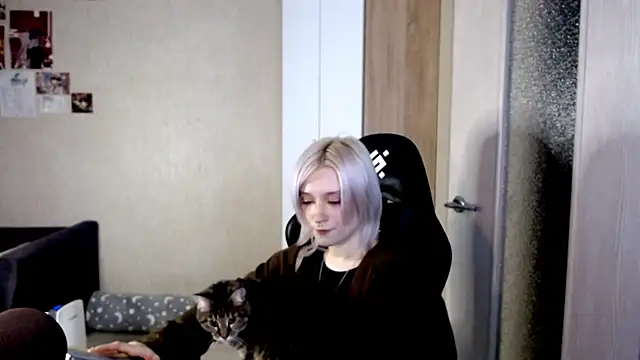 SophiaLur online show from 12.05.25