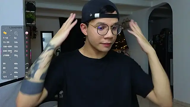 Snapshot of MarcoKostov chatting on 12.14.25 MarcoKostov online show from 12.14.25