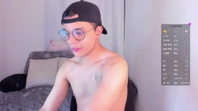 Snapshot of MarcoKostov chatting on 12.14.25 MarcoKostov online show from 12.14.25