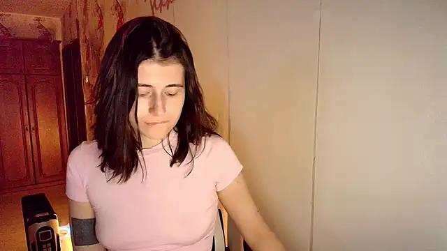 Snapshot of KristinaScott chatting on 02.04.26 KristinaScott online show from 02.04.26