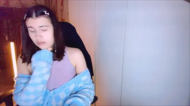 Snapshot of KristinaScott chatting on 02.08.26 KristinaScott online show from 02.08.26