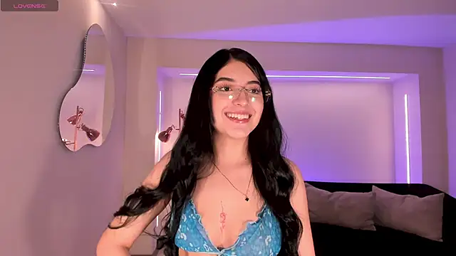 HaileyRoss  online show from 02.25.26