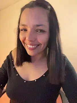 Snapshot of LaraDanverss chatting on 04.17.26 LaraDanverss online show from 04.17.26
