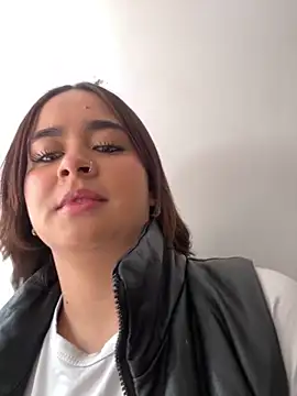 Snapshot of HANNAHBAKER00 chatting on 11.19.25 HANNAHBAKER00 online show from 11.19.25