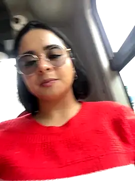 Snapshot of HANNAHBAKER00 chatting on 11.28.25 HANNAHBAKER00 online show from 11.28.25