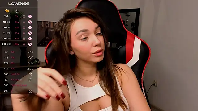 Snapshot of Emilia_mala chatting on 11.29.25 Emilia mala online show from 11.29.25