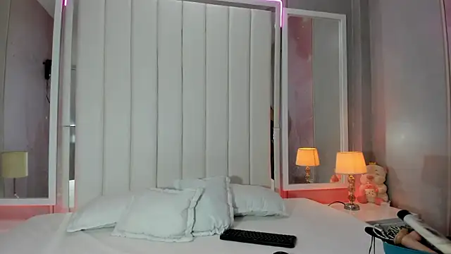 Kendall curves online show from 06.07.26