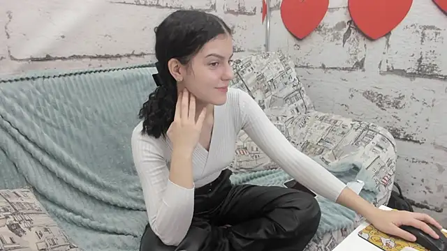 Lovely Audrey online show from 11.16.25