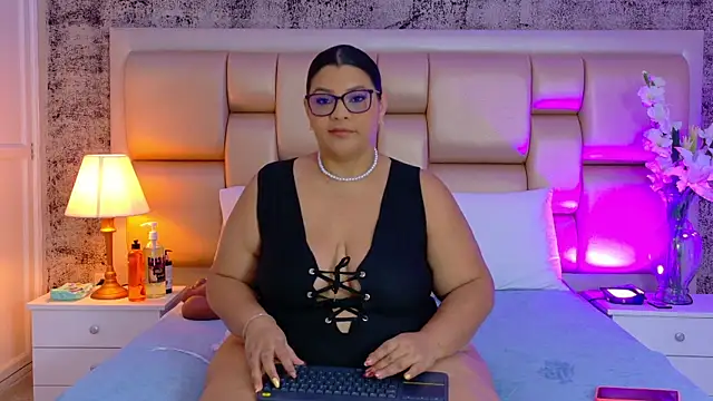 SelennaCooper online show from 04.01.26