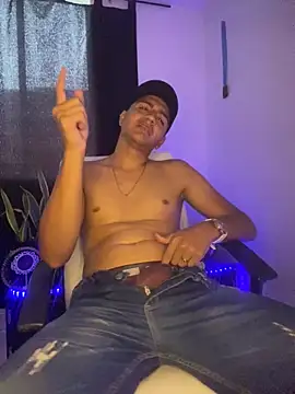 Snapshot of lester_rose chatting on 11.27.25 lester rose online show from 11.27.25