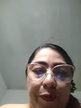 Snapshot of __Nahomi chatting on 12.04.25 Nahomi online show from 12.04.25