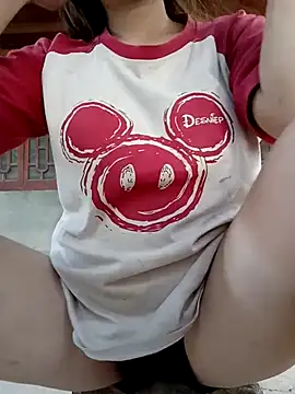 Snapshot of ChezyBaby chatting on 11.30.25 ChezyBaby online show from 11.30.25