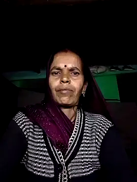 Snapshot of Rxpriya chatting on 11.28.25 Rxpriya online show from 11.28.25