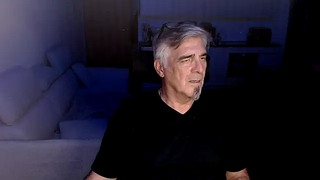 Buidapest online show from 03.15.26