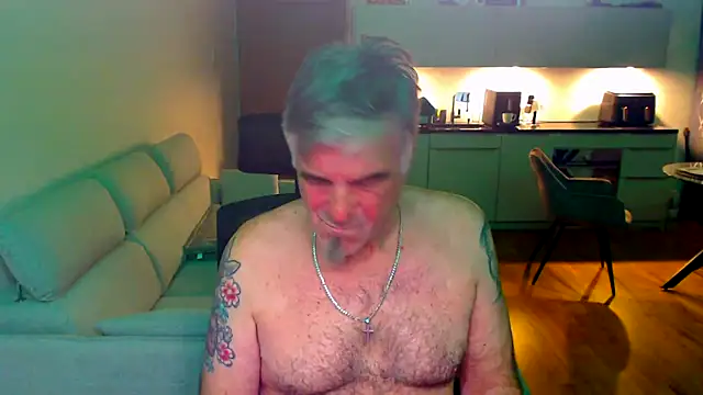 Buidapest online show from 03.25.26