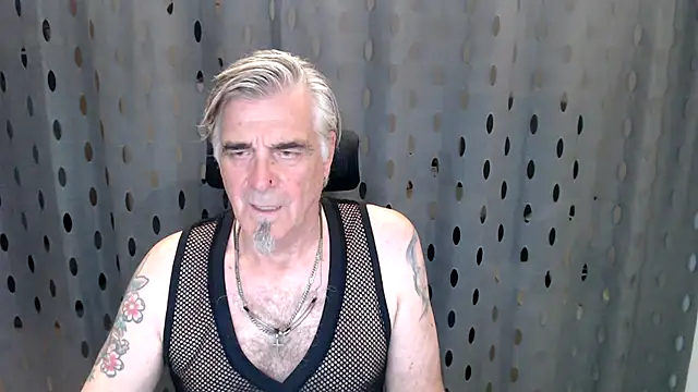 Snapshot of Buidapest chatting on 07.13.26 Buidapest online show from 07.13.26